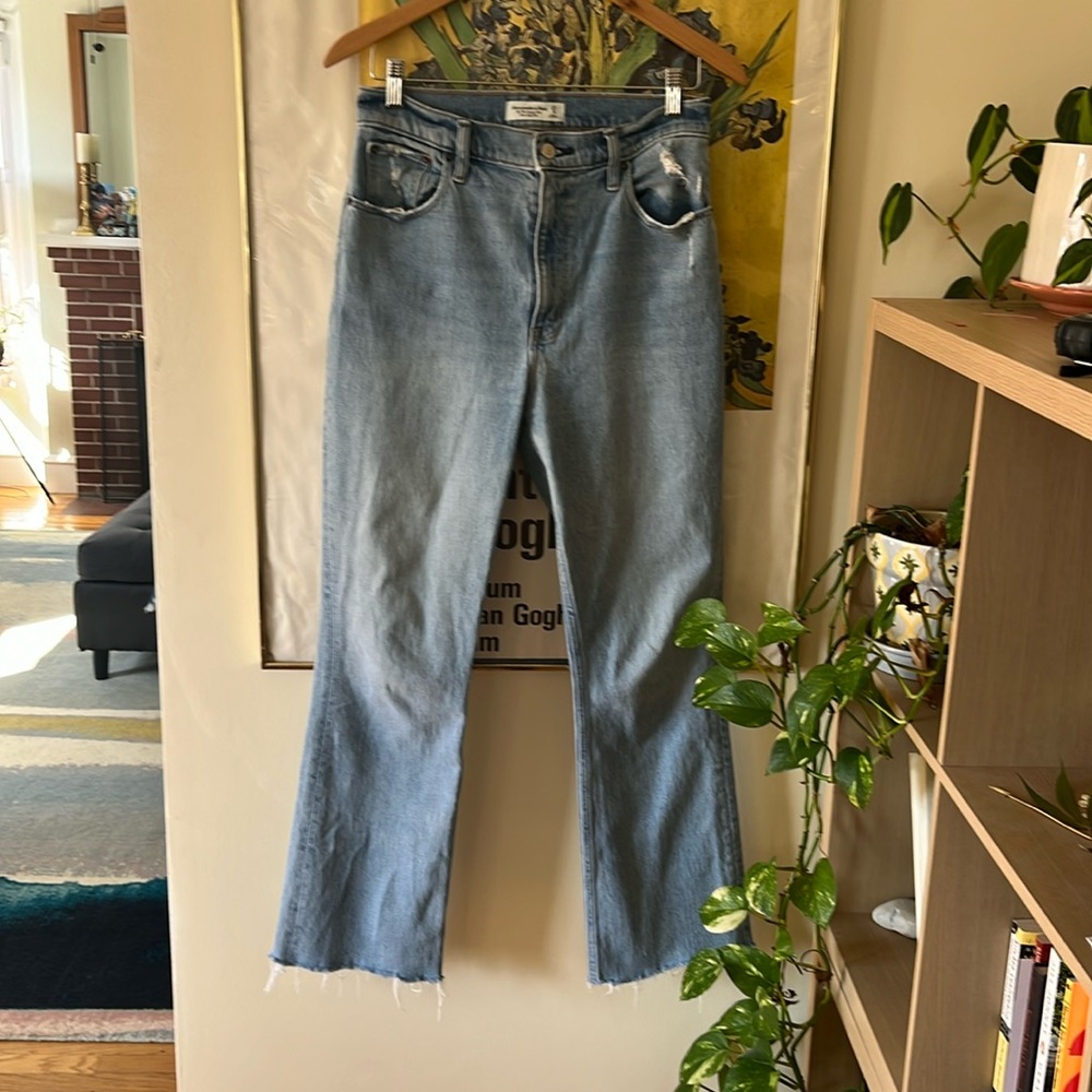 Abercrombie & Fitch the 70s vintage flare ultra high rise 27 4 light wash
